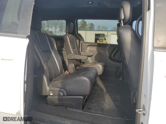 2015 Dodge Grand Caravan R/T with VIN 2C4RDGEG8FR634133, listed as a Copart auction lot 49683605 with 125,994 mi miles and Clean Title. Bid and sale history available at carsss.com. Image 11.