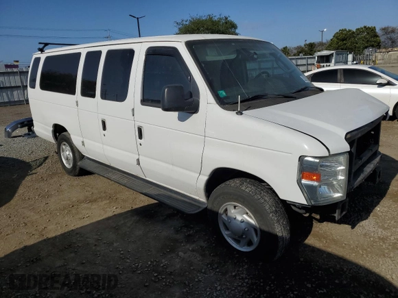 2014 Ford Econoline Passenger XL z VIN 1FBSS3BL1EDA85723, wystawiony jako Copart lot #53297125 z przebiegiem 245 566 mil mil oraz Szkoda całkowita • Salvage title. Historia ofert i sprzedaży dostępna na DreamBid. Obrazek 4.