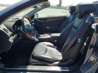 2011 Mercedes-Benz SL 550 z VIN WDBSK7BA8BF161437, wystawiony jako Copart lot #58439805 z przebiegiem 110 606 mil mil oraz Szkoda całkowita • Salvage title. Historia ofert i sprzedaży dostępna na DreamBid. Obrazek 7.