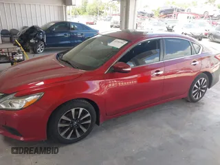 2018 Nissan Altima 2.5 S with VIN 1N4AL3AP5JC212083, listed as a IAAI auction lot 42181501 with 112,031 mi miles. Bid and sale history available at carsss.com. Image 15.