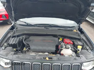 2021 Jeep Renegade Upland Edition with VIN ZACNJDAB5MPM29870, listed as a IAAI auction lot 40884581 with 52,955 mi miles. Bid and sale history available at carsss.com. Image 10.