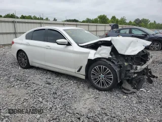 2019 BMW 5 Series 530i z VIN WBAJA5C56KBX86395, wystawiony jako Copart lot #59395825 z przebiegiem Nie podano mil oraz Szkoda całkowita • Salvage title. Historia ofert i sprzedaży dostępna na DreamBid. Obrazek 4.