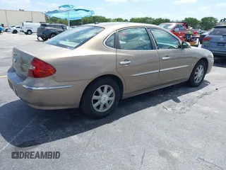 2007 Buick LaCrosse CXL with VIN 2G4WD582371198097, listed as a IAAI auction lot 42168438 with Not Provided miles. Bid and sale history available at carsss.com. Image 4.