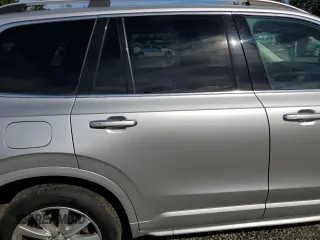 2016 Volvo XC90 T6 Momentum with VIN YV4A22PK5G1073075, listed as a Copart auction lot 50959515 with 129,837 mi miles and Clean Title. Bid and sale history available at carsss.com. Image 11.