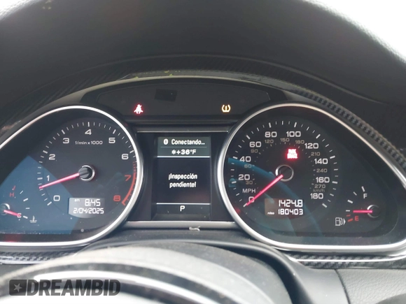 2014 Audi Q7 3.0T S line Prestige with VIN WA1DGAFE4ED010577, listed as a IAAI auction lot 41498879 with 180,403 mi miles. Bid and sale history available at carsss.com. Image 7.