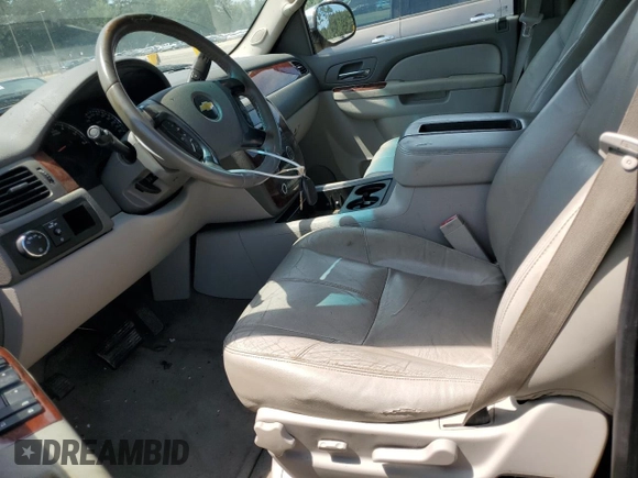 2010 Chevrolet Suburban LT with VIN 1GNUCJE08AR282271, listed as a Copart auction lot 69958304 with 252,836 mi miles and Salvage Title. Bid and sale history available at carsss.com. Image 7.