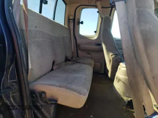 2000 Ford F-150 XL with VIN 1FTRX18W0YKB06899, listed as a Copart auction lot 46170175 with 252,042 mi miles and Salvage Title. Bid and sale history available at carsss.com. Image 10.