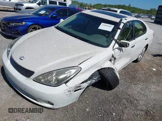 2005 Lexus ES 330 with VIN JTHBA30G955135135, listed as a IAAI auction lot 42004062 with 1 mi miles. Bid and sale history available at carsss.com. Image 2.