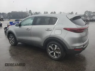 2020 Kia Sportage LX z VIN KNDPMCAC6L7650962, wystawiony jako Copart lot #42607465 z przebiegiem 56 021 mil mil oraz Szkoda całkowita • Salvage title. Historia ofert i sprzedaży dostępna na DreamBid. Obrazek 2.