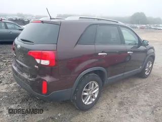 2015 Kia Sorento LX with VIN 5XYKTDA76FG565178, listed as a IAAI auction lot 42196426 with 160,933 mi miles. Bid and sale history available at carsss.com. Image 4.