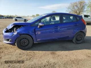 2015 Ford Fiesta SE z VIN 3FADP4EJXFM137173, wystawiony jako Copart lot #56952855 z przebiegiem 261 448 mil mil oraz Szkoda całkowita • Salvage title. Historia ofert i sprzedaży dostępna na DreamBid. Obrazek 1.