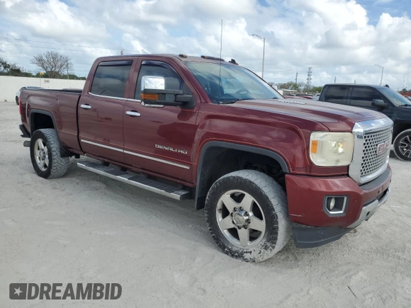 2015 GMC Sierra 2500HD Denali z VIN 1GT120E88FF102231, wystawiony jako Copart lot #54654565 z przebiegiem 305 654 mil mil oraz Czysty tytuł • Clean title. Historia ofert i sprzedaży dostępna na DreamBid. Obrazek 4.