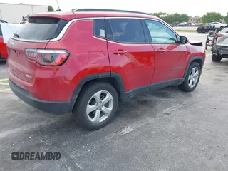 2018 Jeep Compass Latitude with VIN 3C4NJCBB1JT469511, listed as a IAAI auction lot 41609600 with 44,985 mi miles and . Bid and sale history available at carsss.com. Image 4.