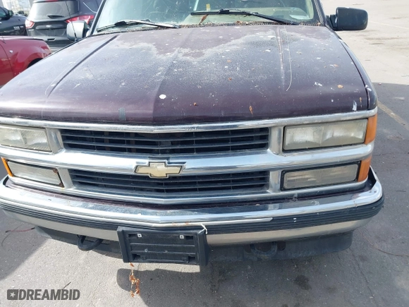 1996 Chevrolet Tahoe with VIN 1GNEK13R3TJ397046, listed as a IAAI auction lot 41702588 with 1 mi miles. Bid and sale history available at carsss.com. Image 6.