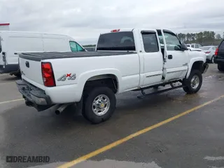2007 Chevrolet Silverado 2500HD Classic LT3 with VIN 1GCHK29DX7E111151, listed as a IAAI auction lot 41586448 with 139,164 mi miles. Bid and sale history available at carsss.com. Image 4.