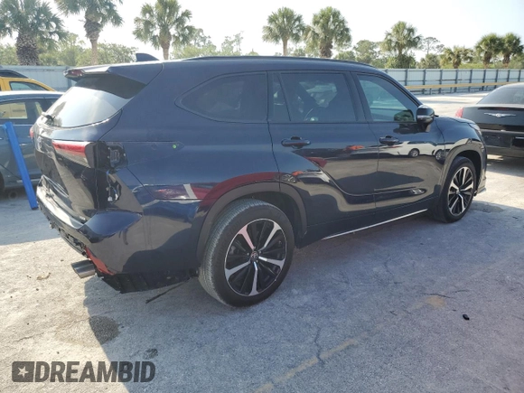 2022 Toyota Highlander XSE with VIN 5TDLZRAH5NS133434, listed as a Copart auction lot 53945075 with 47,634 mi miles and Salvage title. Bid and sale history available at DreamBid. Image 3.