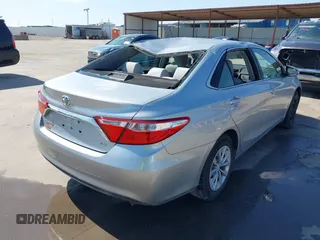 2017 Toyota Camry XLE z VIN 4T1BF1FK0HU391480, wystawiony jako IAAI lot #41775274 z przebiegiem 138 304 mil mil oraz . Historia ofert i sprzedaży dostępna na DreamBid. Obrazek 4.