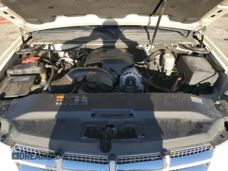 2011 Cadillac Escalade Luxury z VIN 1GYS4BEF6BR358184, wystawiony jako Copart lot #77089234 z przebiegiem 240 804 mil mil oraz Szkoda całkowita • Salvage title. Historia ofert i sprzedaży dostępna na DreamBid. Obrazek 12.