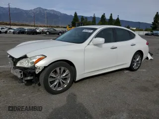 2013 Infiniti M37 with VIN JN1BY1AP6DM510258, listed as a Copart auction lot 84430924 with 136,641 mi miles and Salvage Title. Bid and sale history available at carsss.com. Image 1.
