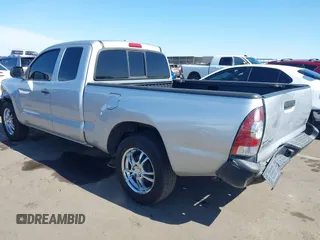 2010 Toyota Tacoma with VIN 5TETX4CN8AZ725239, listed as a IAAI auction lot 41573358 with 114,828 mi miles and . Bid and sale history available at DreamBid. Image 3.