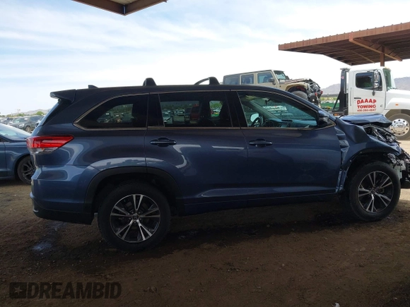 2018 Toyota Highlander LE with VIN 5TDZZRFH0JS285957, listed as a IAAI auction lot 42381460 with 85,183 mi miles and . Bid and sale history available at DreamBid. Image 14.