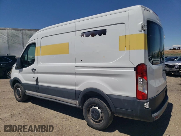 2015 Ford Transit Cargo z VIN 1FTNR1CG0FKA53031, wystawiony jako Copart lot #57058125 z przebiegiem 158 378 mil mil oraz Szkoda całkowita • Salvage title. Historia ofert i sprzedaży dostępna na DreamBid. Obrazek 2.