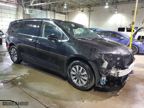 2024 Chrysler Pacifica Hybrid Select with VIN 2C4RC1S71RR130659, listed as a Copart auction lot 47538995 with NaN miles and Non Repairable. Bid and sale history available at carsss.com. Image 4.