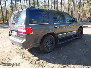2009 Lincoln Navigator with VIN 5LMFU28579LJ00854, listed as a IAAI auction lot 41692066 with 245,264 mi miles. Bid and sale history available at carsss.com. Image 4.