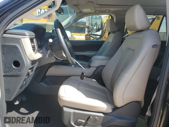 2024 Ford Expedition Limited с VIN 1FMJU1K82REA25754, выставлен на аукционе Copart как лот 61742895 с пробегом 42 060 миль миль и Чистый • Clean title. История ставок и продаж доступна на DreamBid. Изображение 7.