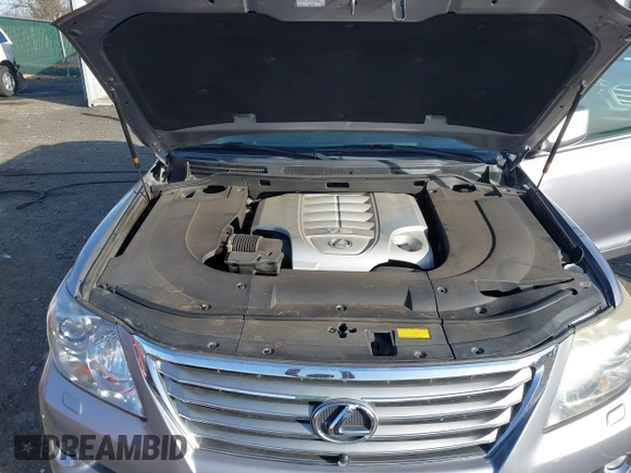 2009 Lexus LX 570 with VIN JTJHY00W894019219, listed as a IAAI auction lot 41744811 with Not Provided miles and . Bid and sale history available at carsss.com. Image 10.