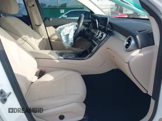 2022 Mercedes-Benz GLC 300 z VIN W1N0G8DB4NV395227, wystawiony jako IAAI lot #42214509 z przebiegiem 14 886 mil mil oraz . Historia ofert i sprzedaży dostępna na DreamBid. Obrazek 5.