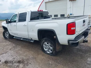2018 GMC Sierra 2500HD SLE с VIN 1GT12SEG5JF253443, выставлен на аукционе IAAI как лот 41742414 с пробегом Не указан миль и . История ставок и продаж доступна на DreamBid. Изображение 3.