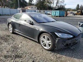 2015 Tesla Model S 85D with VIN 5YJSA1H28FFP78932, listed as a Copart auction lot 47893275 with 139,019 mi miles and Salvage Title. Bid and sale history available at carsss.com. Image 4.