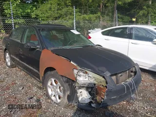 2005 Nissan Altima S with VIN 1N4AL11D25C111065, listed as a IAAI auction lot 42552824 with 177,625 mi miles and . Bid and sale history available at DreamBid. Image 1.