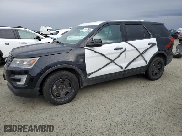 2017 Ford Police Interceptor Utility z VIN 1FM5K8AT3HGC86304, wystawiony jako Copart lot #81645544 z przebiegiem 138 022 mil mil oraz Czysty tytuł • Clean title. Historia ofert i sprzedaży dostępna na DreamBid. Obrazek 1.