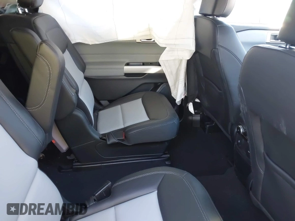 2024 Ford Explorer XLT with VIN 1FMSK7DHXRGA20820, listed as a IAAI auction lot 41034066 with 4,407 mi miles and . Bid and sale history available at DreamBid. Image 8.
