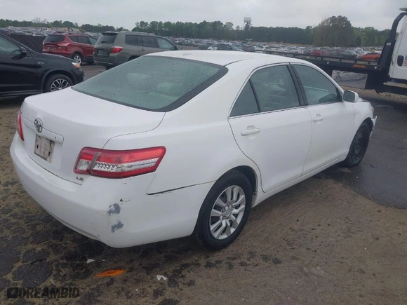 2010 Toyota Camry with VIN 4T1BF3EK6AU525847, listed as a IAAI auction lot 41981797 with 352,435 mi miles. Bid and sale history available at carsss.com. Image 4.