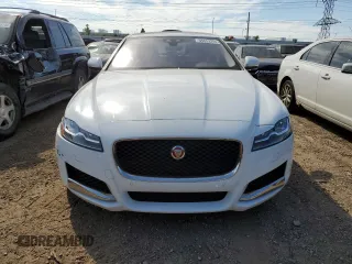 2019 Jaguar XF 25t Prestige with VIN SAJBE4FX4KCY74392, listed as a Copart auction lot 65859214 with 61,854 mi miles and Salvage Title. Bid and sale history available at carsss.com. Image 5.