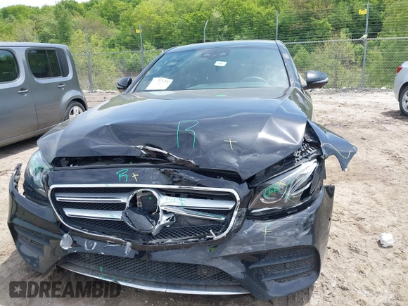 2018 Mercedes-Benz E with VIN WDDZF4KB2JA381699, listed as a IAAI auction lot 39407980 with 52,865 mi miles. Bid and sale history available at carsss.com. Image 6.