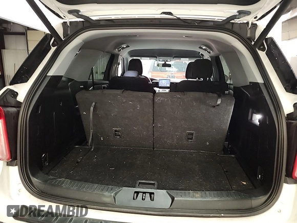 2022 Ford Explorer XLT with VIN 1FMSK8DHXNGA32255, listed as a IAAI auction lot 42201821 with 86,475 mi miles. Bid and sale history available at carsss.com. Image 1.