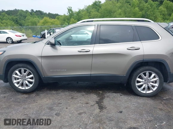 2017 Jeep Cherokee Limited z VIN 1C4PJLDS7HW585449, wystawiony jako IAAI lot #42357859 z przebiegiem 90 268 mil mil oraz . Historia ofert i sprzedaży dostępna na DreamBid. Obrazek 14.