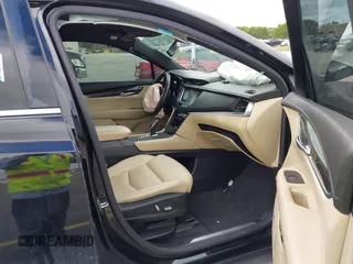 2018 Cadillac XT5 FWD z VIN 1GYKNARS3JZ137039, wystawiony jako IAAI lot #41667581 z przebiegiem 98 281 mil mil oraz . Historia ofert i sprzedaży dostępna na DreamBid. Obrazek 5.