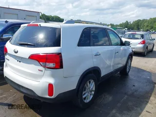 2015 Kia Sorento LX with VIN 5XYKTDA6XFG551064, listed as a IAAI auction lot 42536365 with 166,050 mi miles and . Bid and sale history available at DreamBid. Image 4.