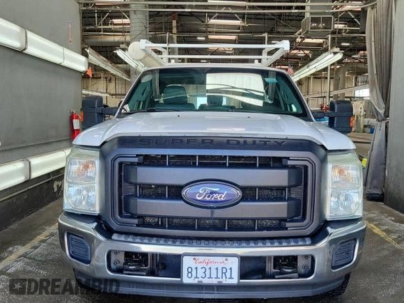 2015 Ford F-250 XLT with VIN 1FT7X2AT2FEB61007, listed as a IAAI auction lot 42663794 with 303,185 mi miles and . Bid and sale history available at DreamBid. Image 8.
