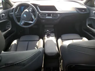 2024 BMW 2 Series 228i z VIN WBA53AK08R7R71605, wystawiony jako Copart lot #57066575 z przebiegiem 10 929 mil mil oraz Czysty tytuł • Clean title. Historia ofert i sprzedaży dostępna na DreamBid. Obrazek 8.