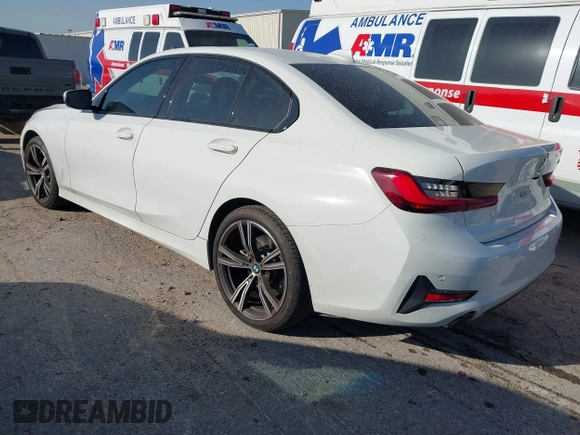2022 BMW 3 Series 330i z VIN 3MW5R1J01N8C72194, wystawiony jako IAAI lot #41833596 z przebiegiem 24 296 mil mil oraz . Historia ofert i sprzedaży dostępna na DreamBid. Obrazek 3.