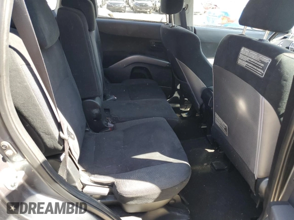 2007 Mitsubishi Outlander LS z VIN JA4MT31X87U010102, wystawiony jako Copart lot #51074025 z przebiegiem 132 258 mil mil oraz Czysty tytuł • Clean title. Historia ofert i sprzedaży dostępna na DreamBid. Obrazek 10.