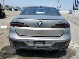 2024 BMW i7 xDrive60 z VIN WBY53EJ08RCP97827, wystawiony jako Copart lot #57646464 z przebiegiem Nie podano mil oraz Szkody całkowita. Historia ofert i sprzedaży dostępna na DreamBid. Obrazek 6.