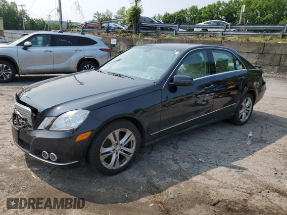 2010 Mercedes-Benz E 350 Luxury z VIN WDDHF8HB1AA213658, wystawiony jako Copart lot #60596165 z przebiegiem 61 213 mil mil oraz Szkoda całkowita • Salvage title. Historia ofert i sprzedaży dostępna na DreamBid. Obrazek 1.
