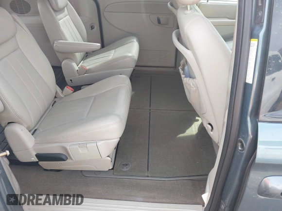 2005 Chrysler Town & Country Touring with VIN 2C4GP54LX5R202644, listed as a IAAI auction lot 41864996 with 161,645 mi miles. Bid and sale history available at carsss.com. Image 8.